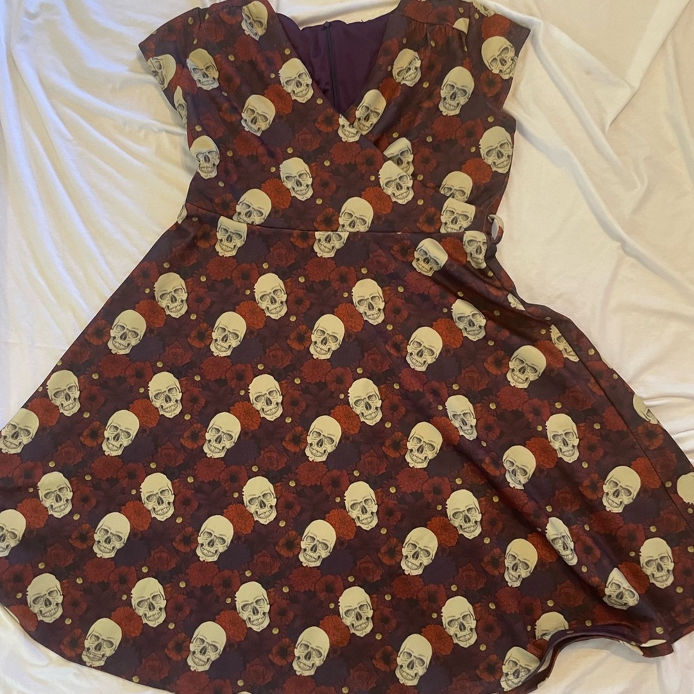 Comfy skull with roses dress no brand